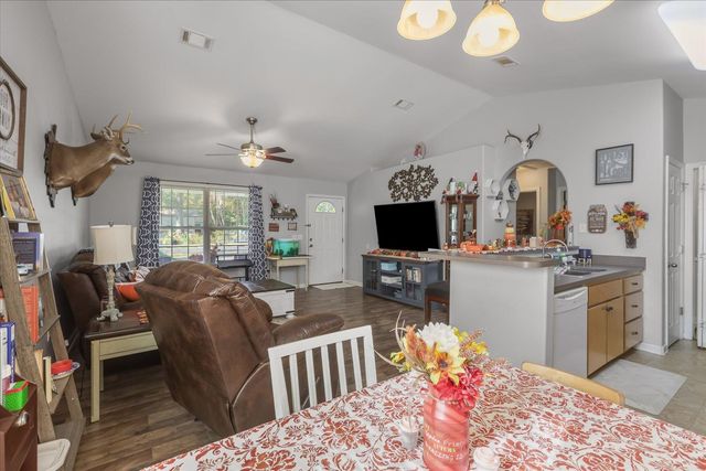 83 Dakota Drive, Crawfordville, FL 32327