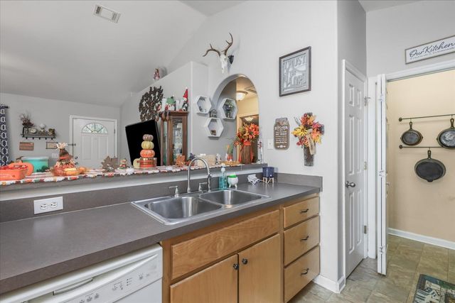 83 Dakota Drive, Crawfordville, FL 32327