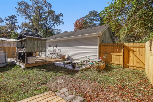 83 Dakota Drive, Crawfordville, FL 32327