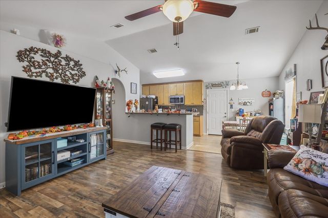 83 Dakota Drive, Crawfordville, FL 32327