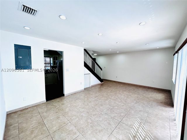 11841 SW 18th St 3-21, Miami, FL 33175