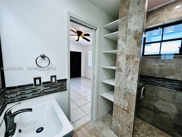 11841 SW 18th St 3-21, Miami, FL 33175