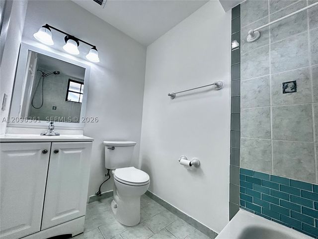 11841 SW 18th St 3-21, Miami, FL 33175