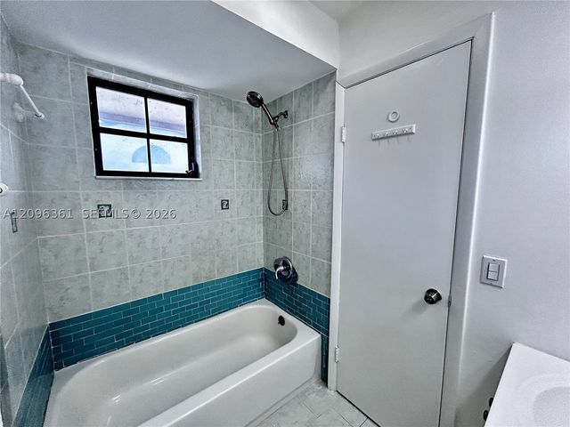 11841 SW 18th St 3-21, Miami, FL 33175