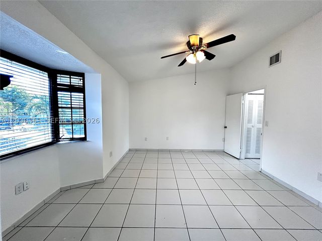 11841 SW 18th St 3-21, Miami, FL 33175