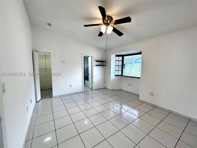11841 SW 18th St 3-21, Miami, FL 33175