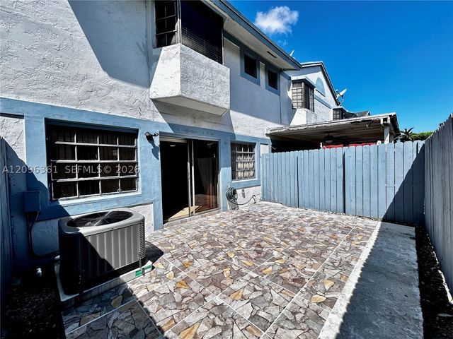 11841 SW 18th St 3-21, Miami, FL 33175