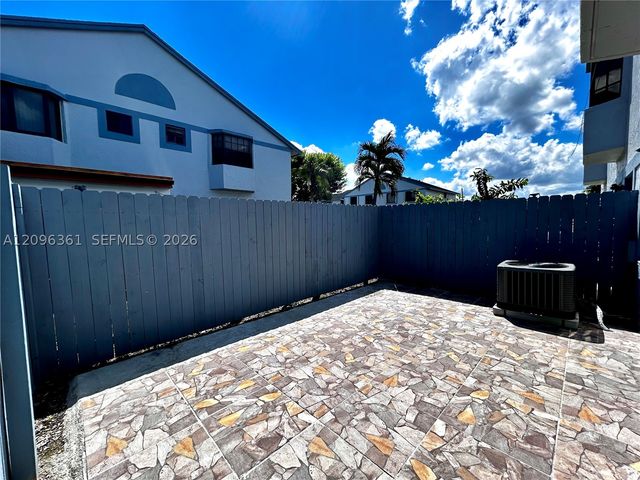 11841 SW 18th St 3-21, Miami, FL 33175