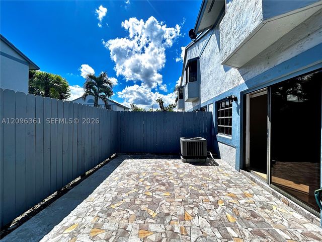 11841 SW 18th St 3-21, Miami, FL 33175