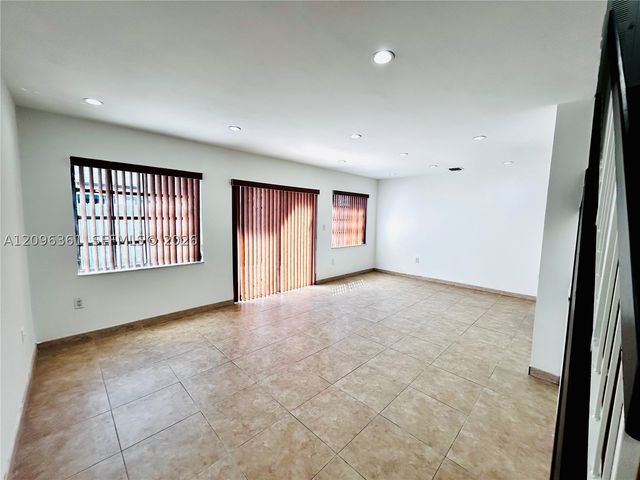 11841 SW 18th St 3-21, Miami, FL 33175