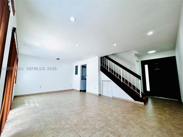 11841 SW 18th St 3-21, Miami, FL 33175