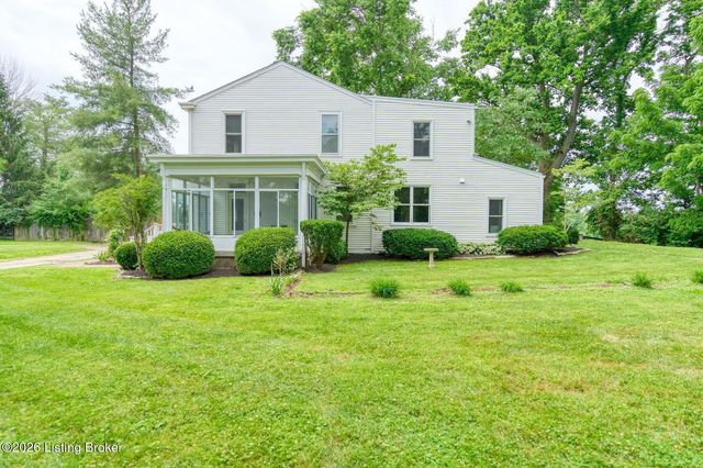 6301&6303 Innisbrook Dr, Prospect, KY 40059