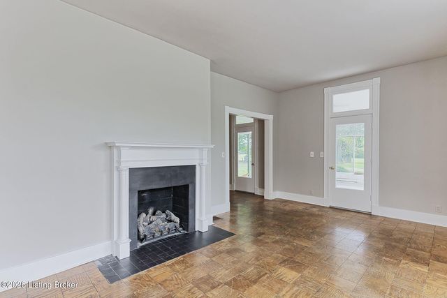 6301&6303 Innisbrook Dr, Prospect, KY 40059