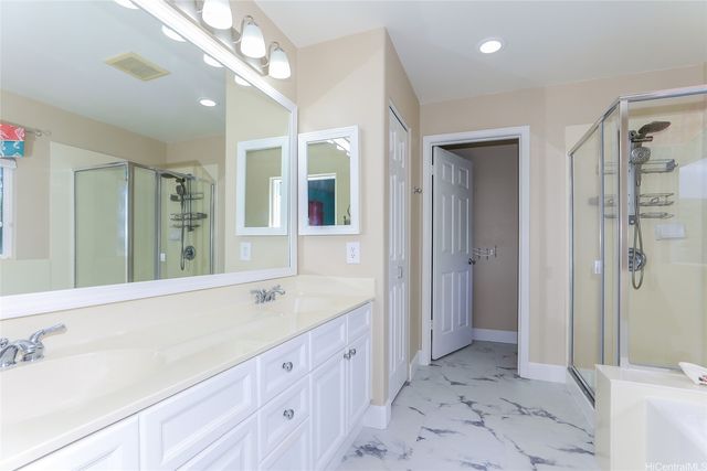 379 Ainahou Street, Honolulu, HI 96825