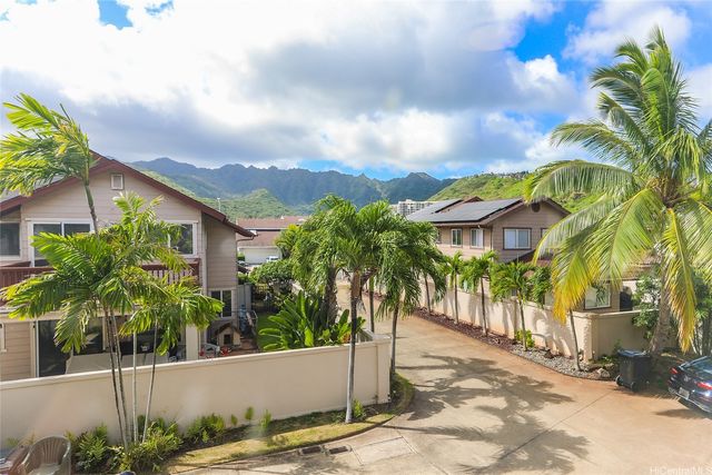 379 Ainahou Street, Honolulu, HI 96825