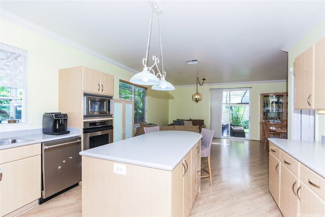 379 Ainahou Street, Honolulu, HI 96825