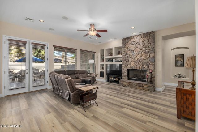 1836 E DESERT Lane, Phoenix, AZ 85042