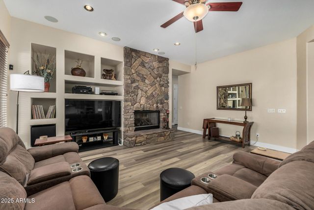 1836 E DESERT Lane, Phoenix, AZ 85042