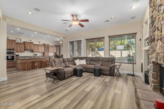 1836 E DESERT Lane, Phoenix, AZ 85042