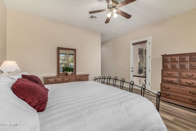 1836 E DESERT Lane, Phoenix, AZ 85042