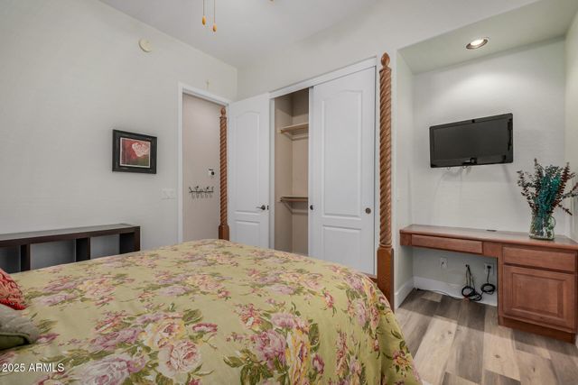 1836 E DESERT Lane, Phoenix, AZ 85042