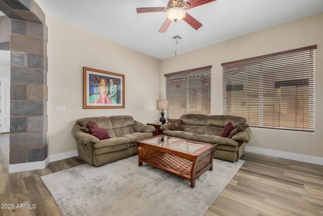 1836 E DESERT Lane, Phoenix, AZ 85042