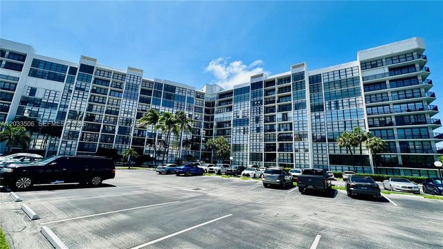 800 Parkview Drive 506, Hallandale Beach, FL 33009