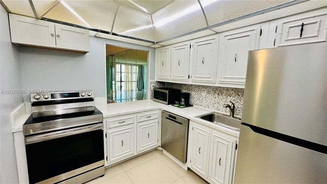 800 Parkview Drive 506, Hallandale Beach, FL 33009