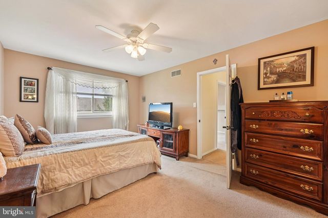 427 BRIDGE ST, Collegeville, PA 19426