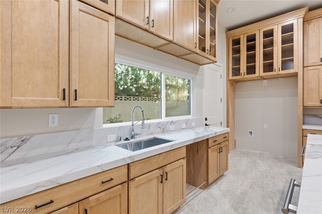 316 Lacy Lane, Las Vegas, NV 89107