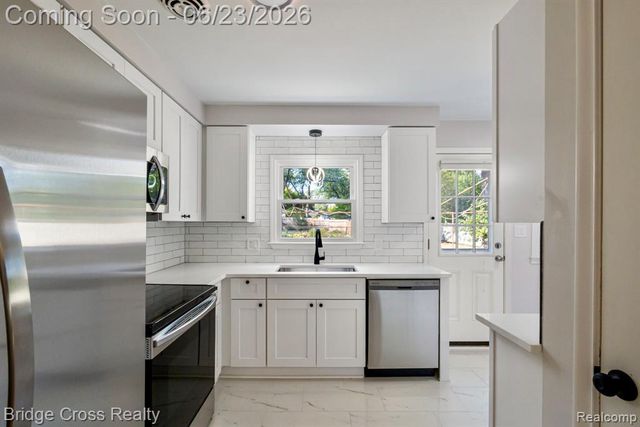 2614 Essex Street, Royal Oak, MI 48073