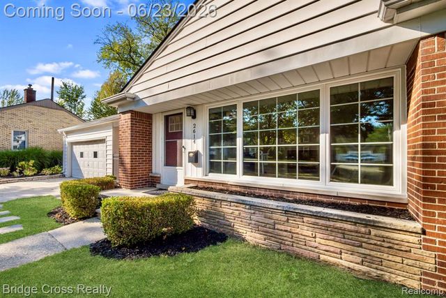2614 Essex Street, Royal Oak, MI 48073