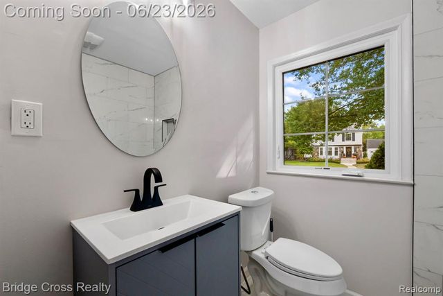 2614 Essex Street, Royal Oak, MI 48073