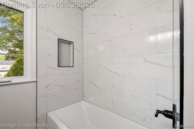 2614 Essex Street, Royal Oak, MI 48073