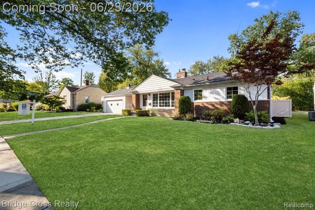 2614 Essex Street, Royal Oak, MI 48073