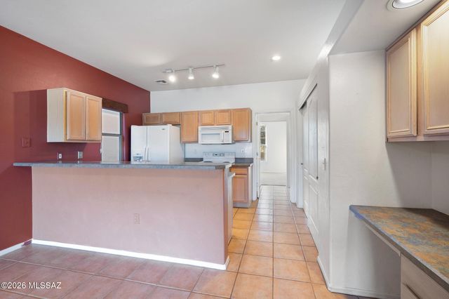 3809 S Camino Del Golfista, Green Valley, AZ 85614