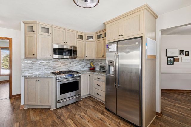 111 Sunrise Avenue N, New Prague, MN 56071