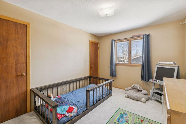 111 Sunrise Avenue N, New Prague, MN 56071