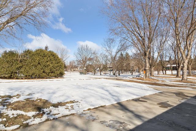 111 Sunrise Avenue N, New Prague, MN 56071