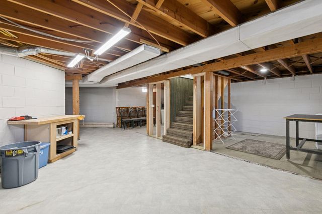 111 Sunrise Avenue N, New Prague, MN 56071