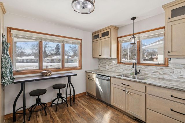 111 Sunrise Avenue N, New Prague, MN 56071