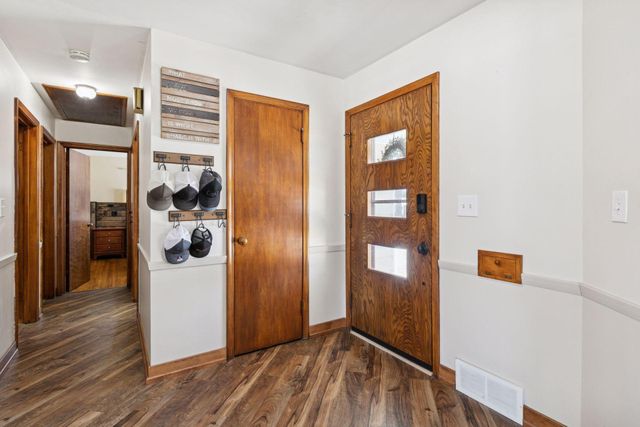 111 Sunrise Avenue N, New Prague, MN 56071