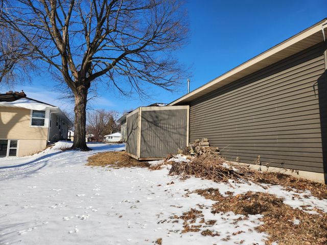 111 Sunrise Avenue N, New Prague, MN 56071