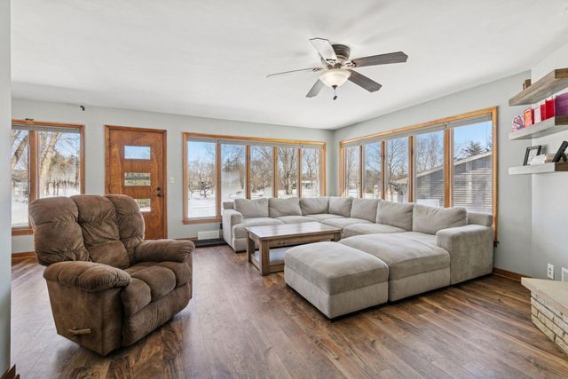 111 Sunrise Avenue N, New Prague, MN 56071