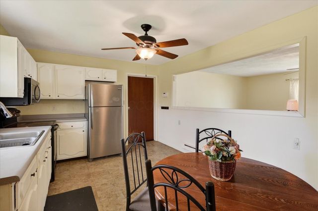 392 Hickory Lane, Washington Court House, OH 43160