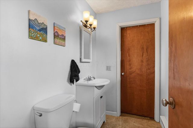 392 Hickory Lane, Washington Court House, OH 43160