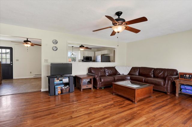 392 Hickory Lane, Washington Court House, OH 43160