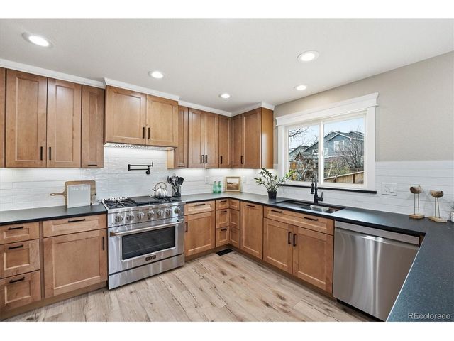 9387 Wolfe Dr, Highlands Ranch, CO 80129