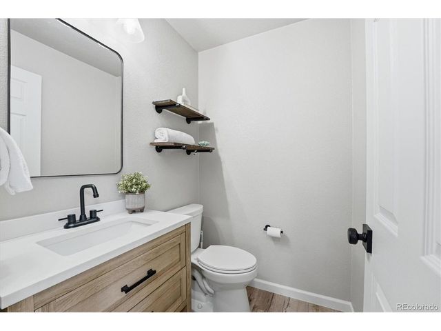 9387 Wolfe Dr, Highlands Ranch, CO 80129