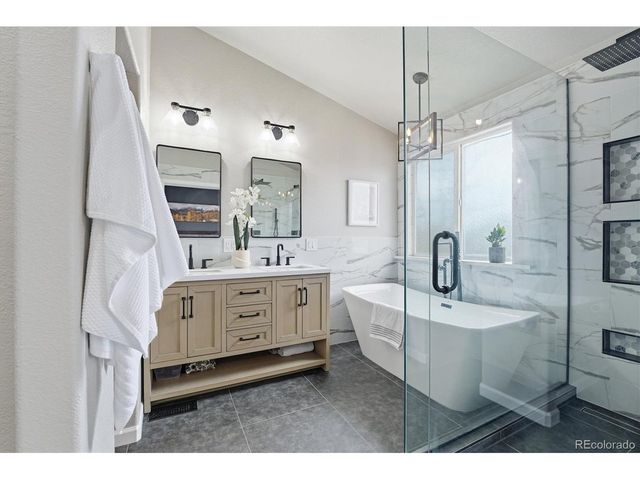 9387 Wolfe Dr, Highlands Ranch, CO 80129